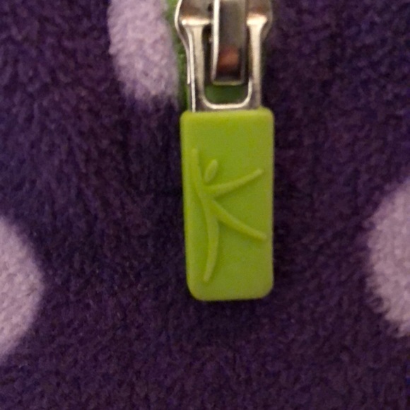 🛍 5/$20 Girls pullover - Picture 2 of 5